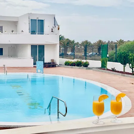 Cozy With Pool In Lanzarote *